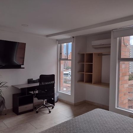Apartasuites Av Medellín Esterno foto