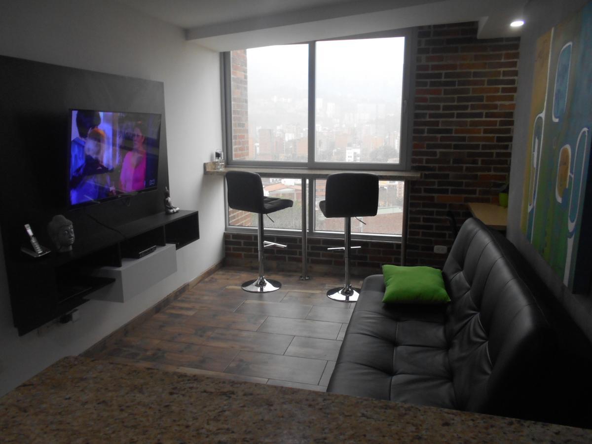 Apartasuites Av Medellín Esterno foto
